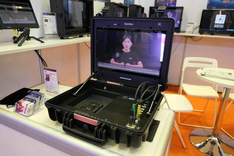 Bestview-sp17-carry-on-broadcast-monitor.jpg